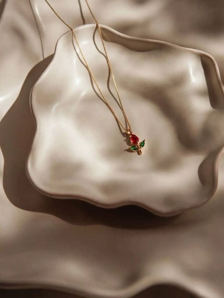 Tuliip neck chain