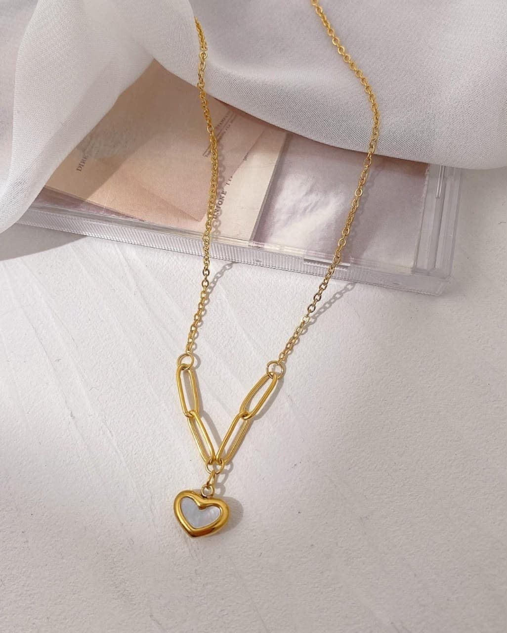 White heart neck chain